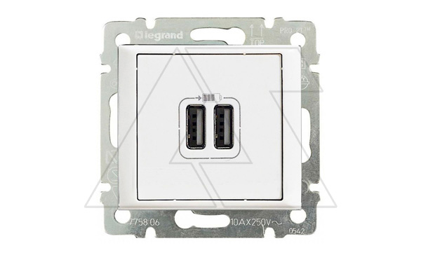 Valena - Розетка с 2-мя коннекторами USB Type A, белая (инд. упаковка)