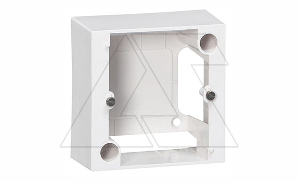 Коробка накладная для розеток 20А, 82х82мм, 40мм глубиной, сл. кость