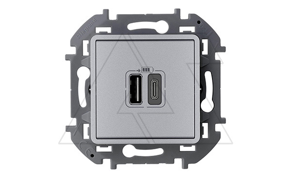 Inspiria - Зарядное устройство с двумя USB-разъемами Type A + Type C, 3000mA, 5В (алюминий) Inspiria - Зарядное устройство с двумя USB-разъемами Type A + Type C, 3000mA, 5В (алюминий)
