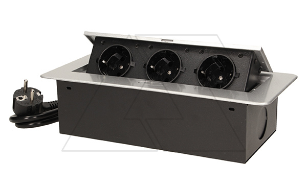 Блок розеточный встраиваемый 3x2P+E со шторками, кабель 1,5м, 3600вт, алюминий (стикерованный)