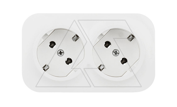 Quteo - Розетка двойная 2x2P+E, накладной монтаж, защ. шторки, винт. зажимы, со смещением контактов 45°, белая