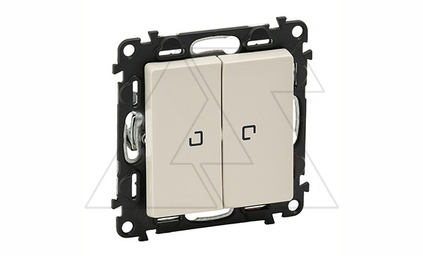 Valena Life - Переключатель на 2 направления двухклавишный с подсветкой, слоновая кость (инд.упак)