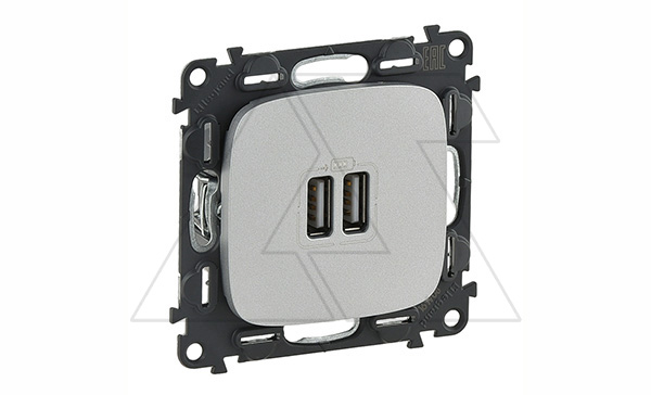 Valena Allure - Зарядное устройство с двумя USB Type A, 240V/5V, 1500мА, алюминий (инд. упаковка)