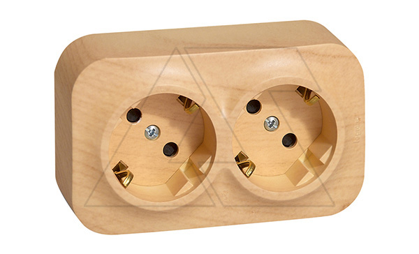 Quteo - Розетка 2x2P+E нем. стд. со шторками (дерево)
