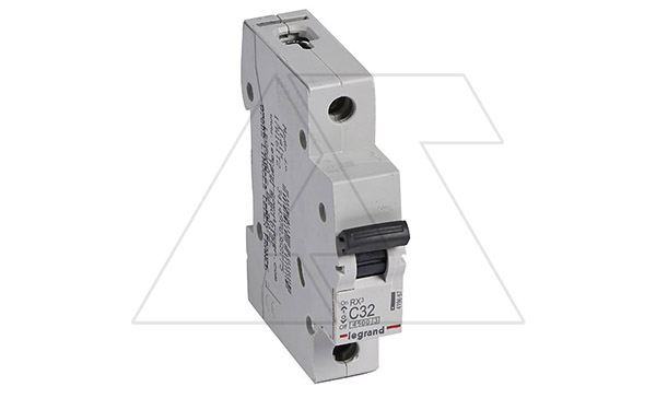 Авт. выключатель Legrand RX3, 1P, 32A, хар-ка C, 4,5kA, 1M (стикерованный) Авт. выключатель Legrand RX3, 1P, 32A, хар-ка C, 4,5kA, 1M (стикерованный)