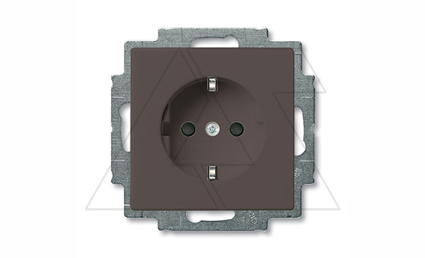 Basic 55 - Розетка 2P+E нем. стд. со шторками (шато-черный)
