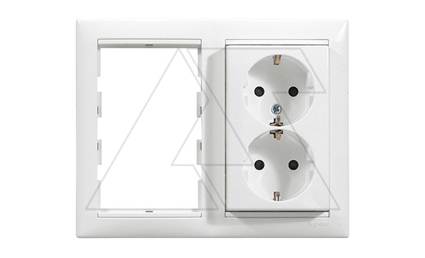 Valena - Рамка на 2 двойных розетки 774202, белая