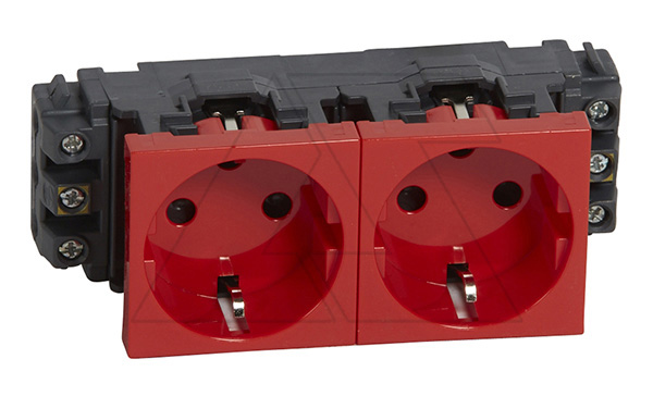 Mosaic - Розетка с механ. блокировкой двойная 2х2P+E, 4M,  для DLP, защ. шторки, винт. зажимы, красный
