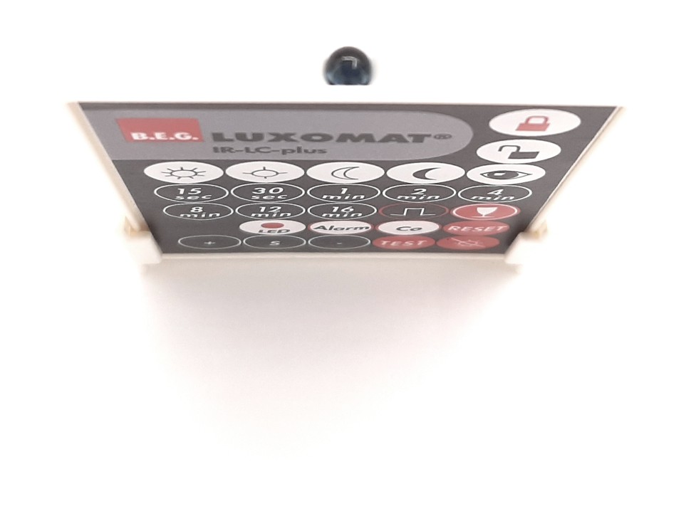 Пульт управления и настройки B.E.G. IR-LC-plus от интернет-магазина amperkin.by