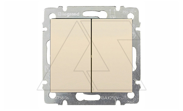 Valena - Переключатель на 2 направления двухклавишный, сл.кость